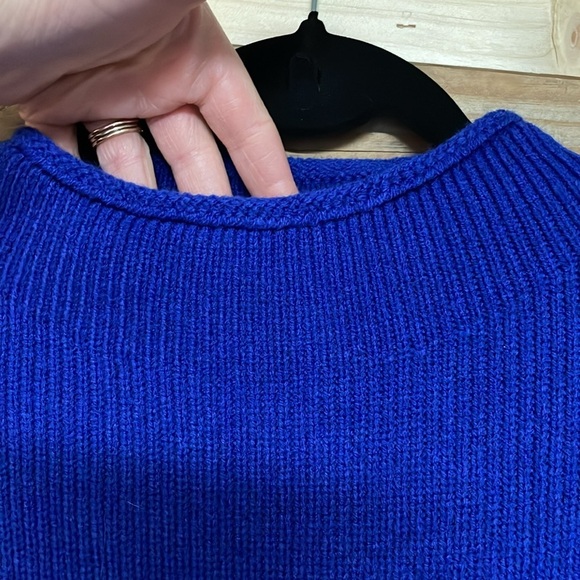 She + Sky size L Short Sleeve Oversize Blue with White Stripes Soft Knit Sweater - Picture 7 of 8